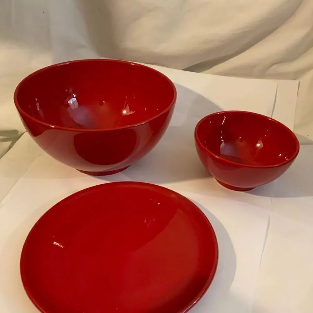 Waechtersbach 2 Cereal/Soup Bowls Germany Cherry Red 5 3/4" &9” and 1 plate 8.5”